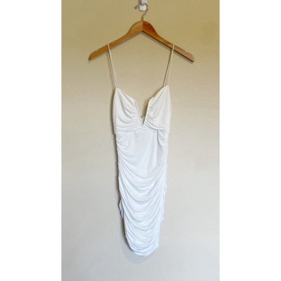 Selfie Leslie Good Vibes Deep V-Neckline Ruched Mini Dress White S - Picture 5 of 12
